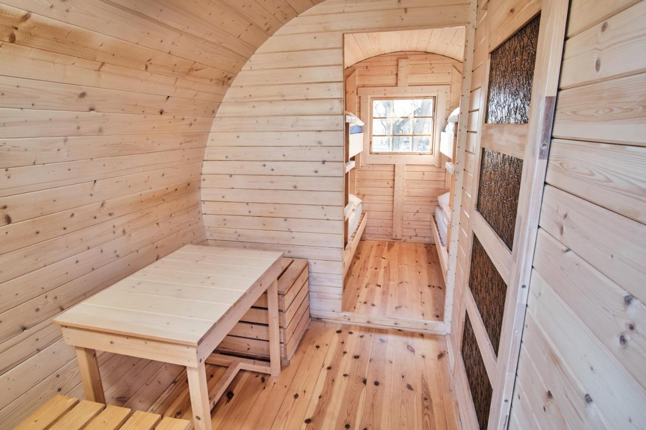 Viking Houses Strnadovsky Mlyn Jesenice  Buitenkant foto