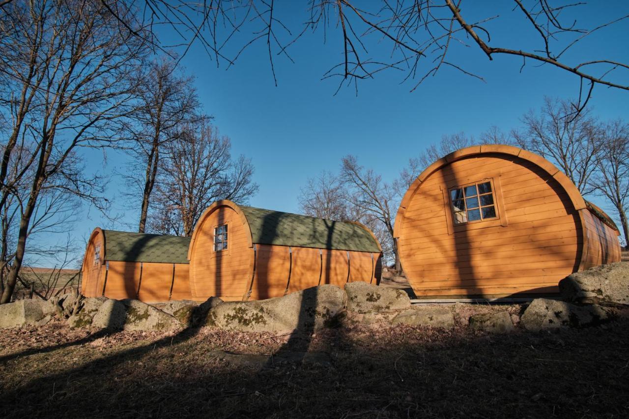 Viking Houses Strnadovsky Mlyn Jesenice  Buitenkant foto
